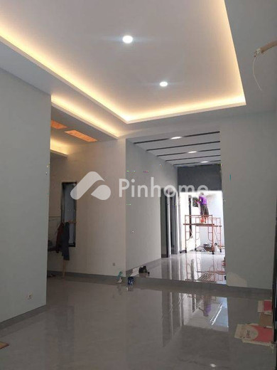 dijual rumah di kebayoran lama utara - 3