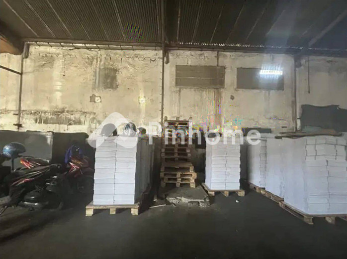 dijual gudang 510m2 di tambaksari - 3