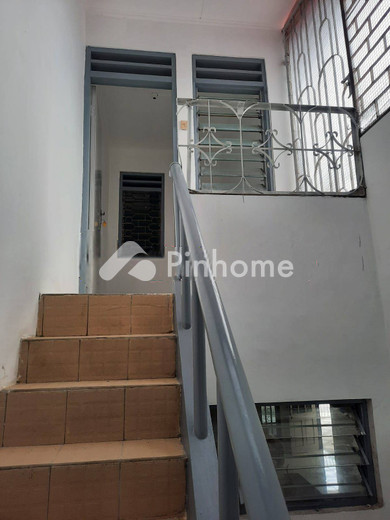 dijual rumah 1 lantai 4kt 120m2 di mulyorejo - 4