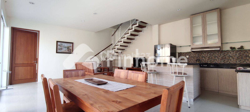 disewakan rumah 2 lantai 3kt 160m2 di sesetan - 8