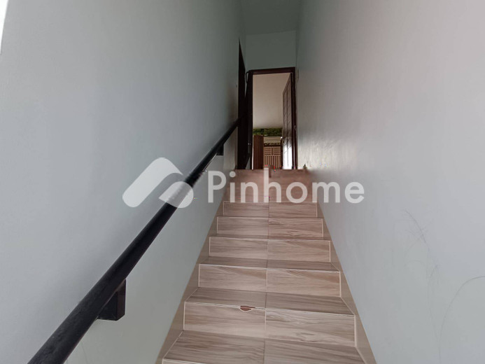 dijual rumah 2 lantai 3kt 125m2 di jl  badak sari  renon - 3