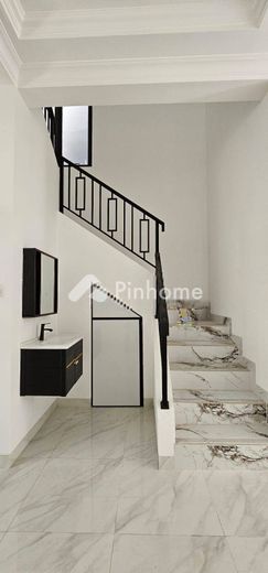 dijual rumah 2 lantai 4kt 135m2 di serpong - 15