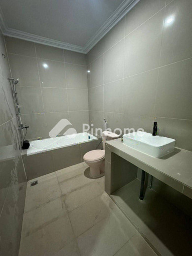dijual rumah 2 lantai 4kt 162m2 di sukajadi - 9
