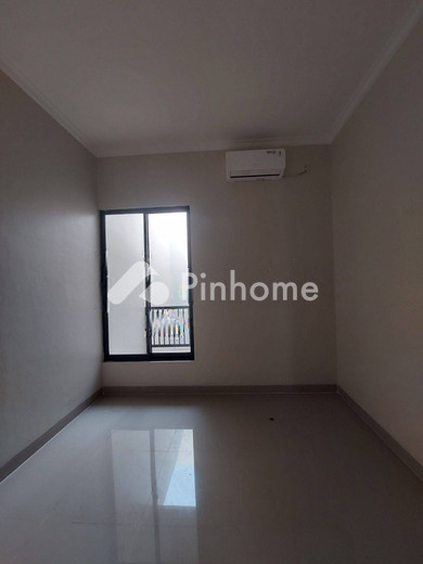 dijual rumah 2 lantai 4kt 100m2 di serpong utara - 7