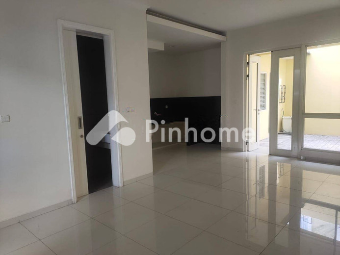 dijual rumah 2 lantai 4kt 112m2 di sutera leora - 4