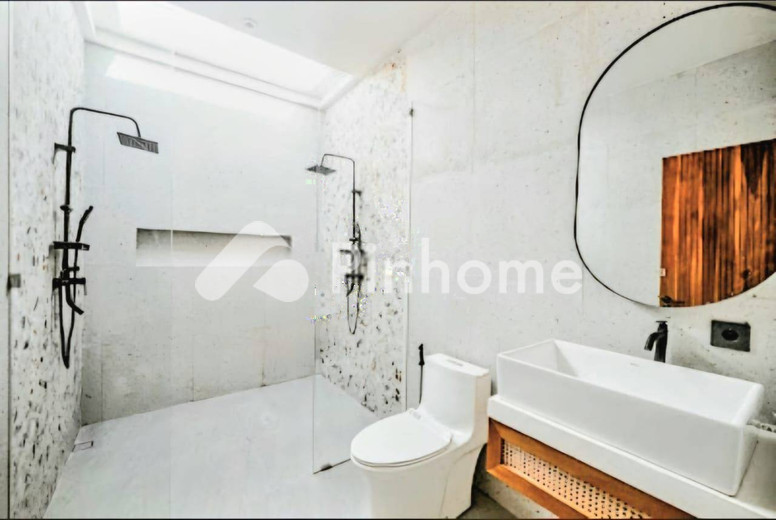 dijual rumah 2 lantai 3kt 185m2 di tumbak bayuh - 6
