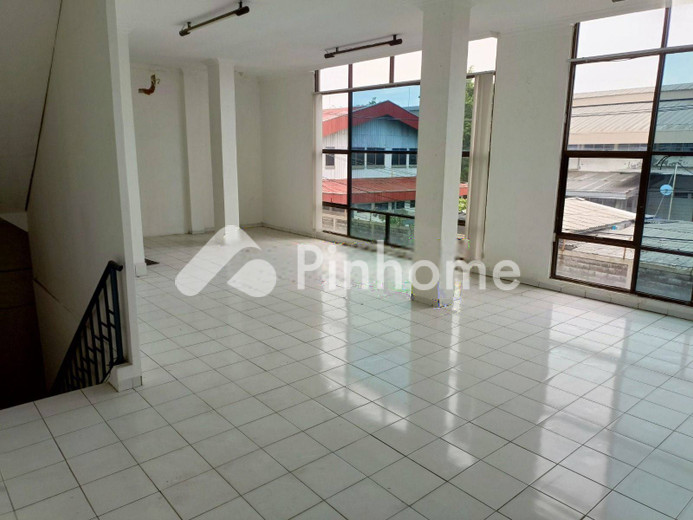 dijual ruko 3 lantai 350m2 di rungkut - 3