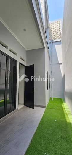 dijual rumah 2 lantai 4kt 135m2 di serpong - 13