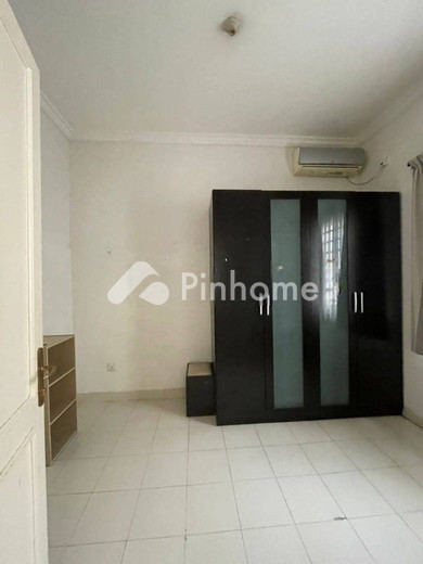 dijual rumah 1 lantai 3kt 120m2 di perumahan taman dutamas - 5