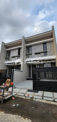 dijual rumah 1 lantai 4kt 82m2 di sukolilo