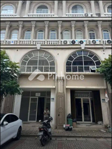 dijual ruko 4 lantai 238m2 di cengkareng - 1