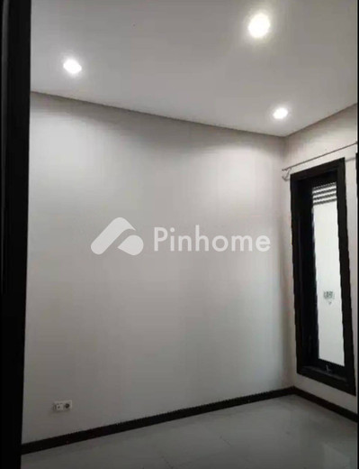 dijual rumah 1 lantai 5kt 198m2 di gubeng - 3