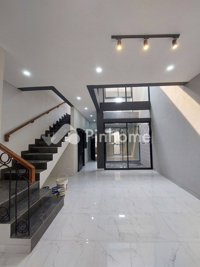 dijual rumah 2 lantai 2kt 100m2 di serpong utara - 5