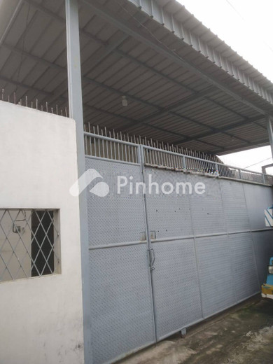dijual gudang 475m2 di benda - 2