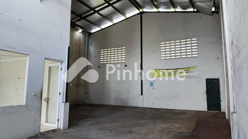dijual gudang 328m2 di cikupa - 4