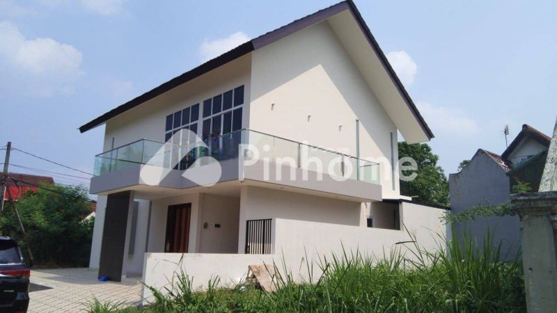 dijual rumah 2 lantai 5kt 240m2 di karawaci - 3