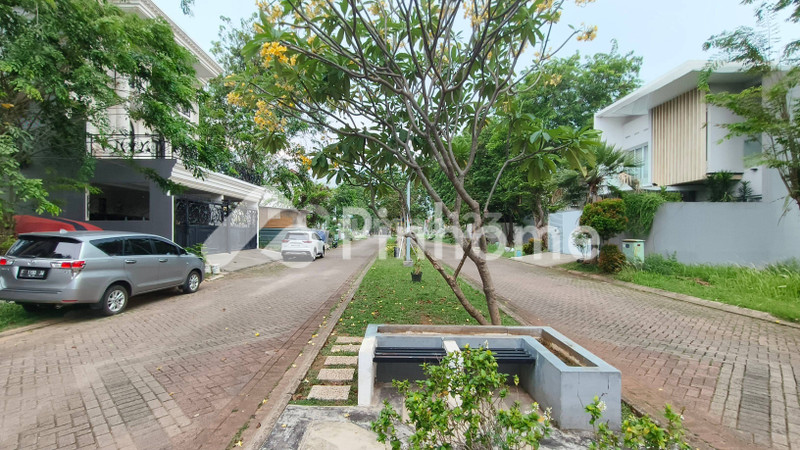 dijual rumah 2 lantai 3kt 100m2 di karang tengah - 12