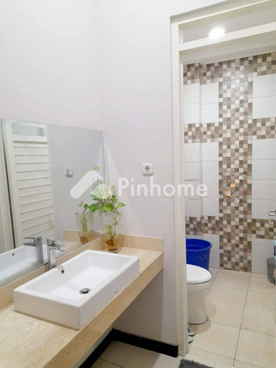 dijual rumah 1 lantai 4kt 136m2 di waru - 6