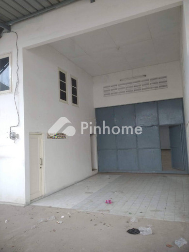 dijual gudang 475m2 di benda - 3