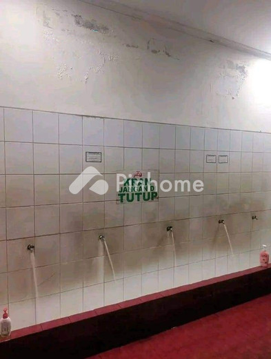 dijual rumah mistis lokasi strategis di karutbatu - 5
