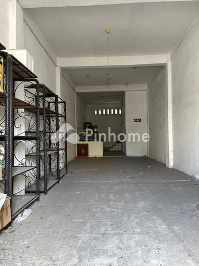 dijual rumah 3 lantai 2kt 64m2 di kompleks karya mas jalan gereja sekip - 2