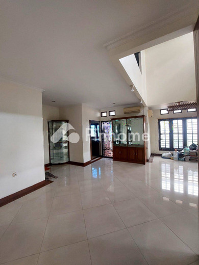 dijual rumah 2 lantai 3kt 280m2 di tanjung barat - 2