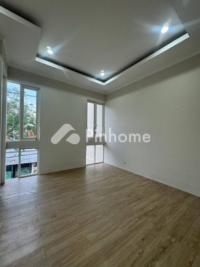dijual rumah 1 lantai 3kt 65m2 di rungkut - 7
