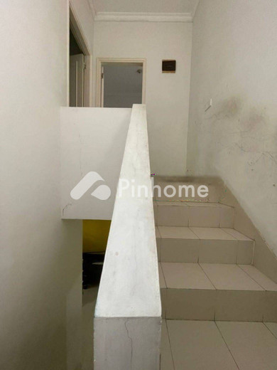 dijual rumah 1 lantai 3kt 120m2 di perumahan taman dutamas - 6