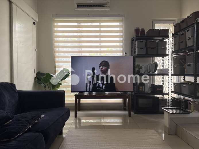 dijual rumah di summarecon bandung - 2