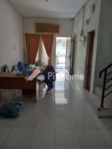 dijual rumah 2 lantai 3kt 90m2 di jl gatot subroto km 10 5 - 2
