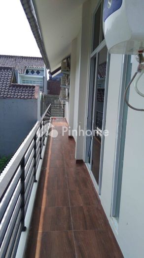 dijual rumah 2 lantai 5kt 240m2 di karawaci - 8