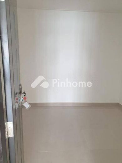 dijual rumah 2 lantai 2kt 40m2 di jl pramuka sari - 4