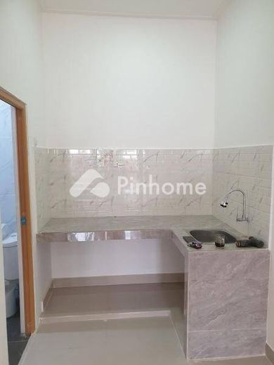 dijual rumah 2 lantai 2kt 40m2 di jl pramuka sari - 14