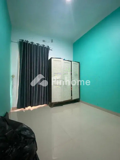 dijual rumah 2 lantai 4kt 105m2 di jl  flamboyan i - 9