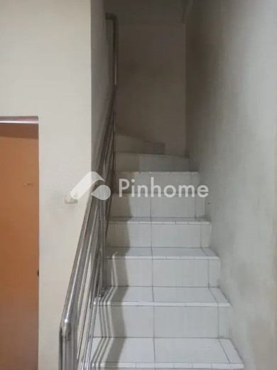 dijual rumah 2 lantai 3kt 65m2 di jl  balam - 2