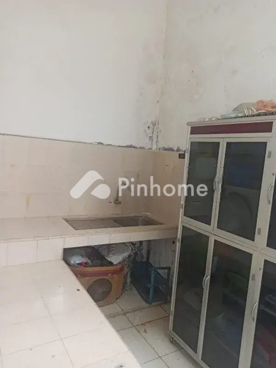 dijual rumah 2 lantai 3kt 65m2 di jl  balam - 6