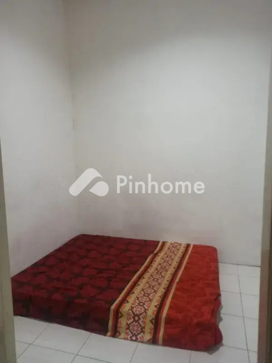 dijual rumah 2 lantai 3kt 65m2 di jl  balam - 8