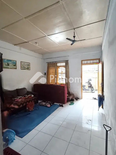 dijual rumah 2 lantai 2kt 56m2 di jl  akik - 2