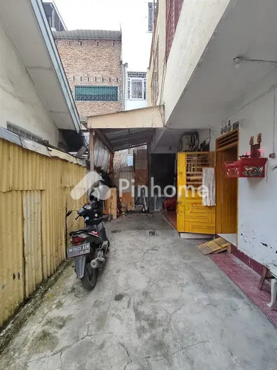 dijual rumah 2 lantai 2kt 56m2 di jl  akik - 6